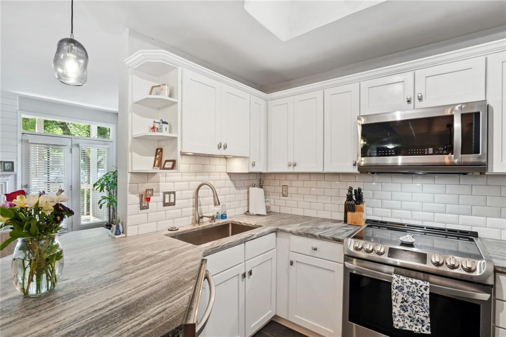 507 Mcgill Park Avenue NE