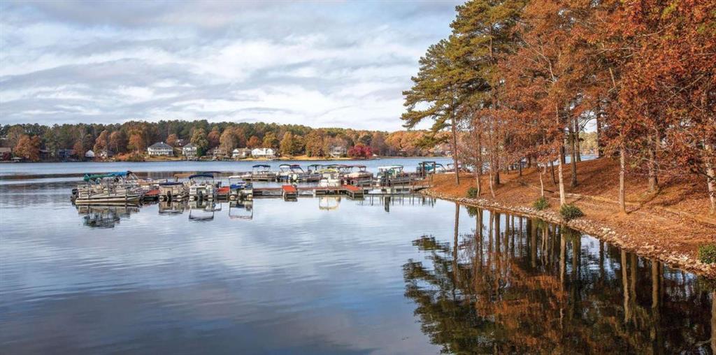 2296 Lakeview Parkway