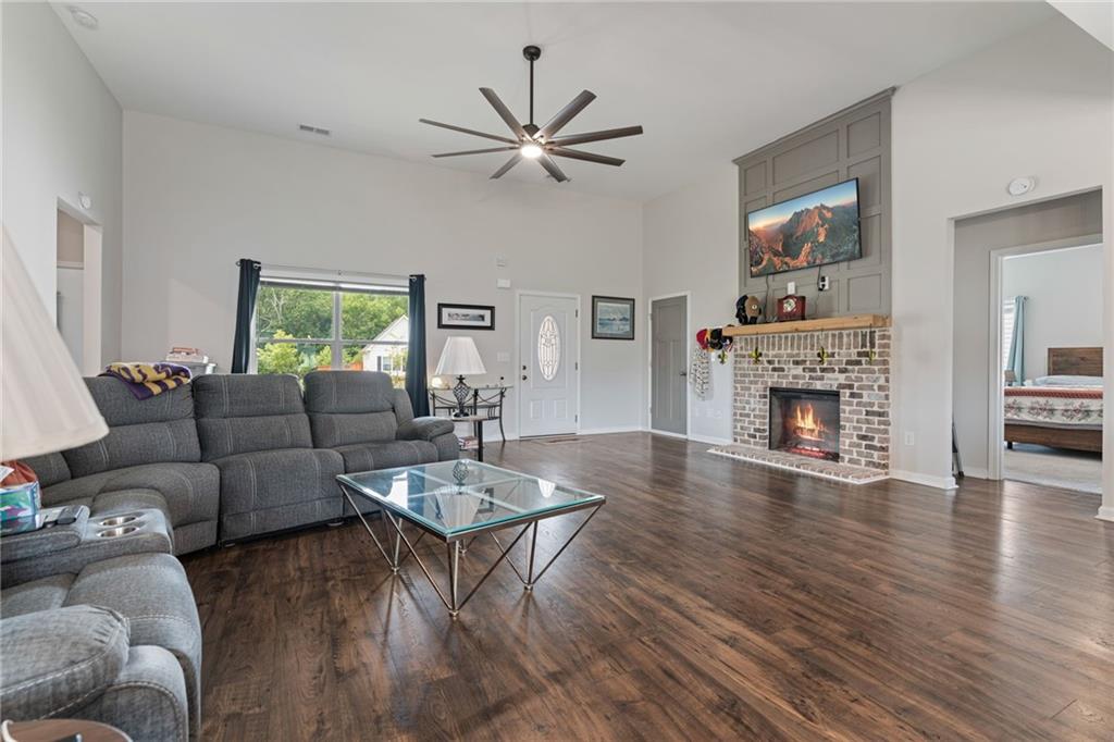 112 Springwood Drive