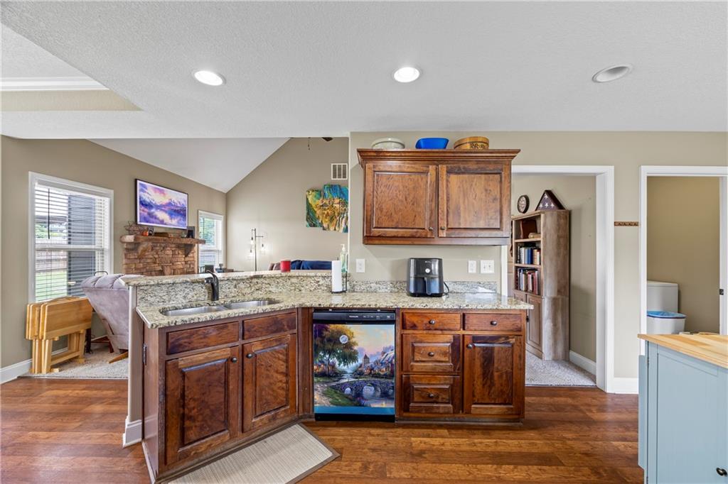 108 Lake Point Court