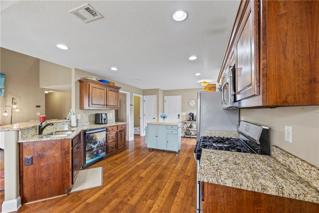 108 Lake Point Court