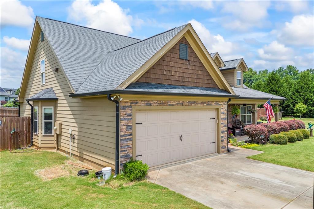 108 Lake Point Court