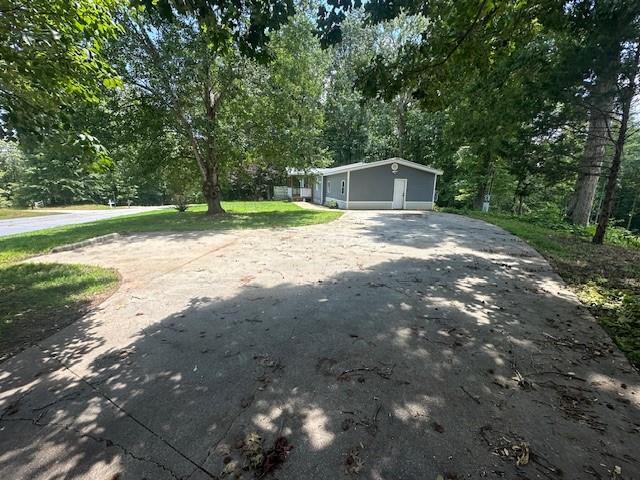 2162 Highway 105