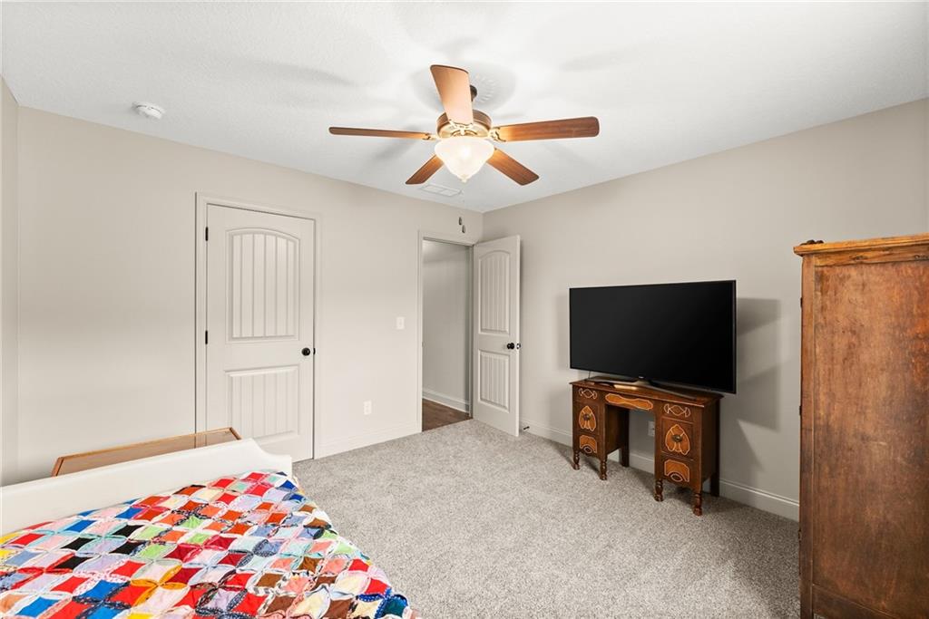 2112 Perry Place Lane