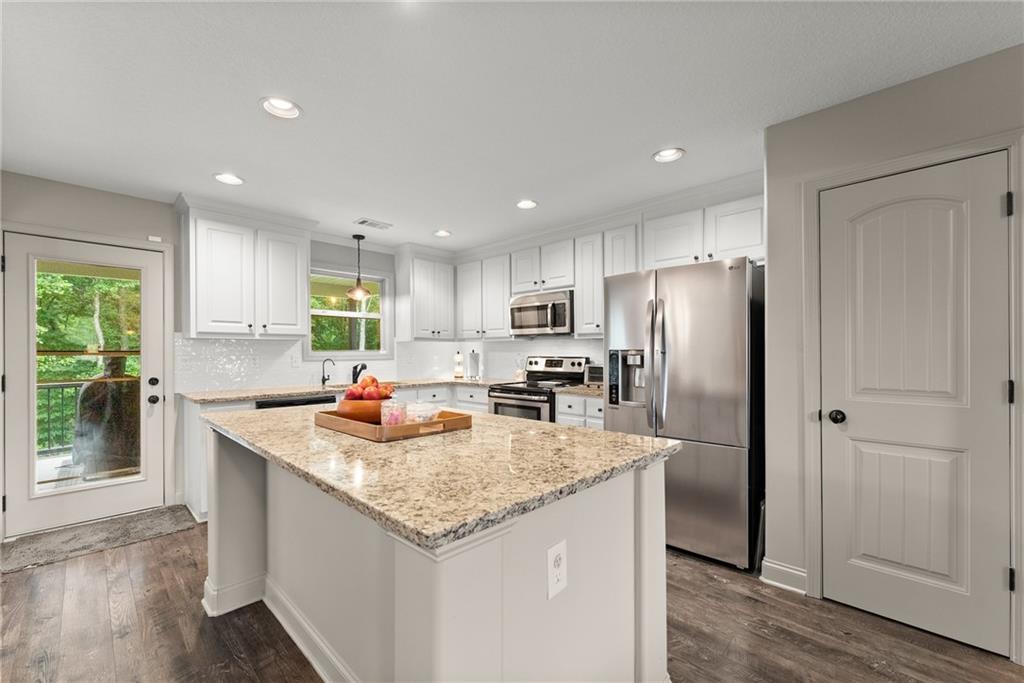 2112 Perry Place Lane