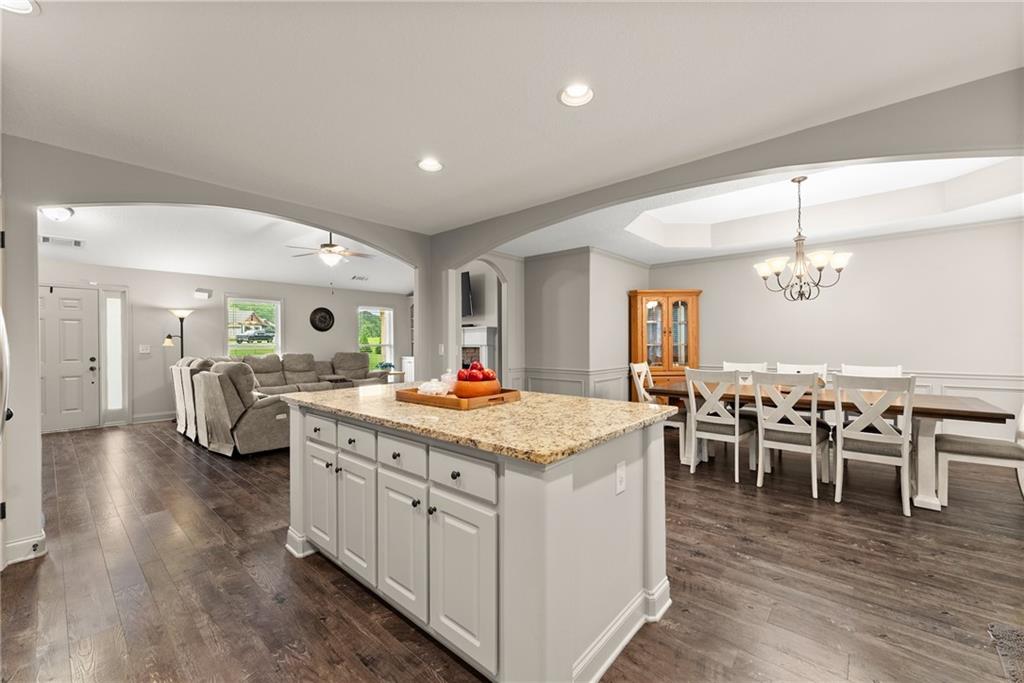 2112 Perry Place Lane