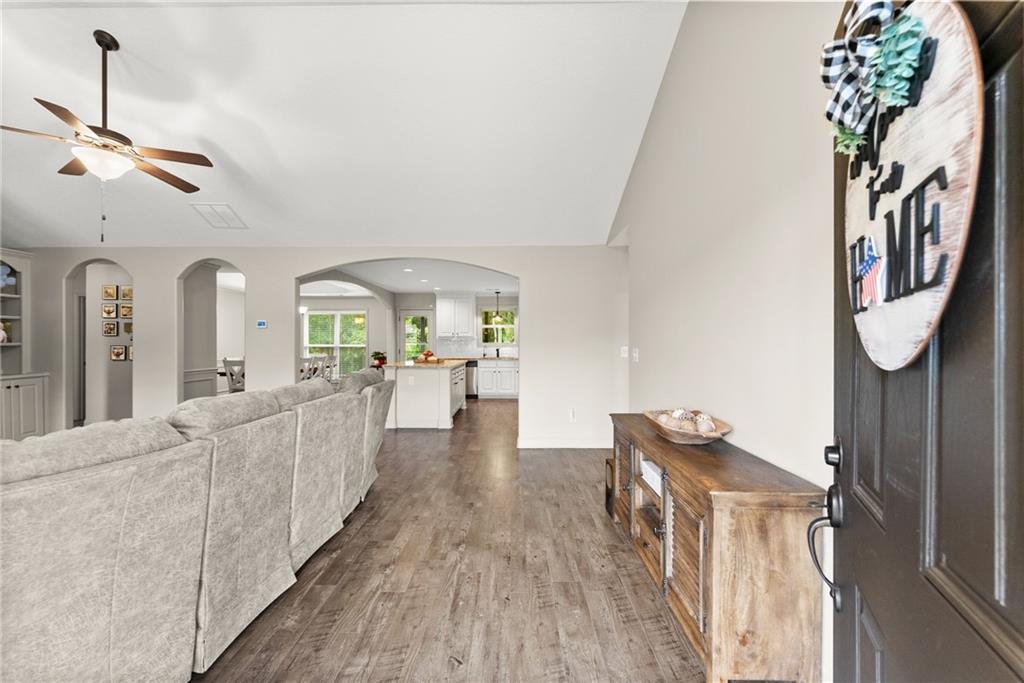 2112 Perry Place Lane