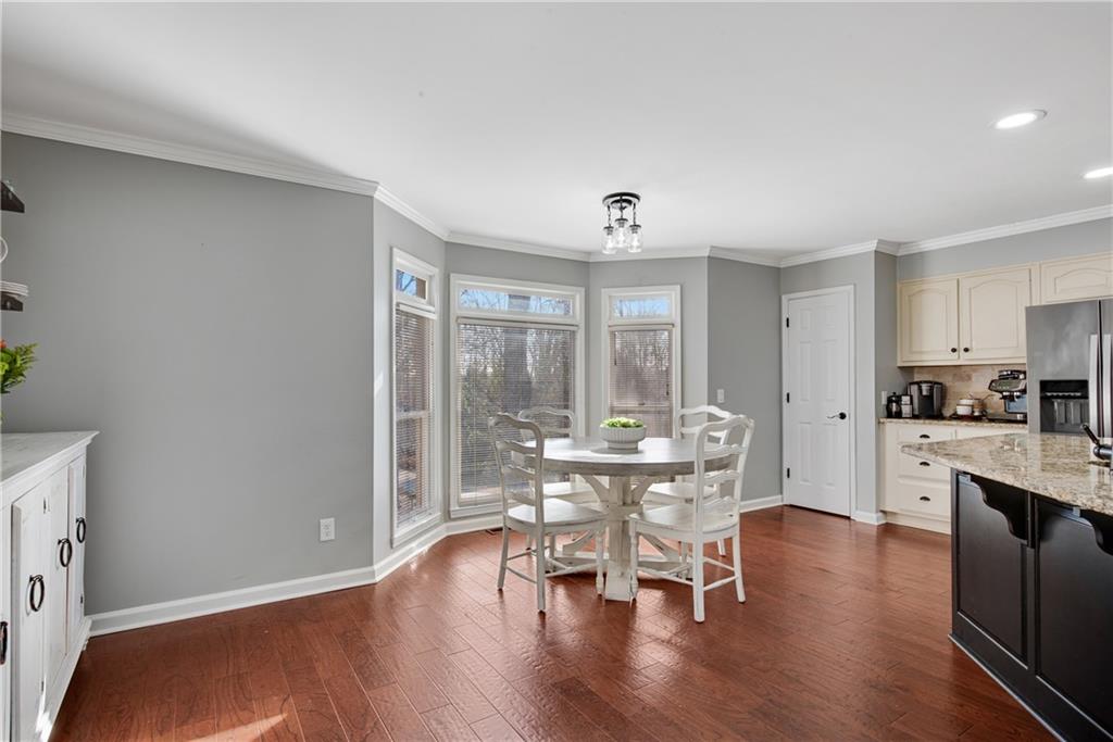 3291 Coachmans Way NE