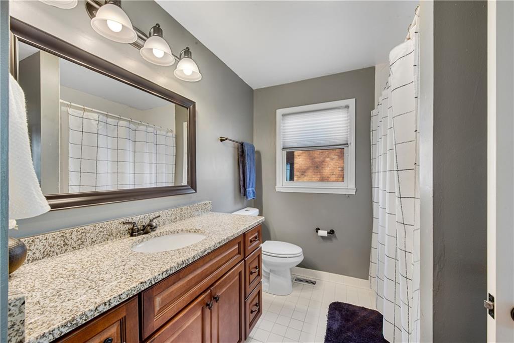 3291 Coachmans Way NE