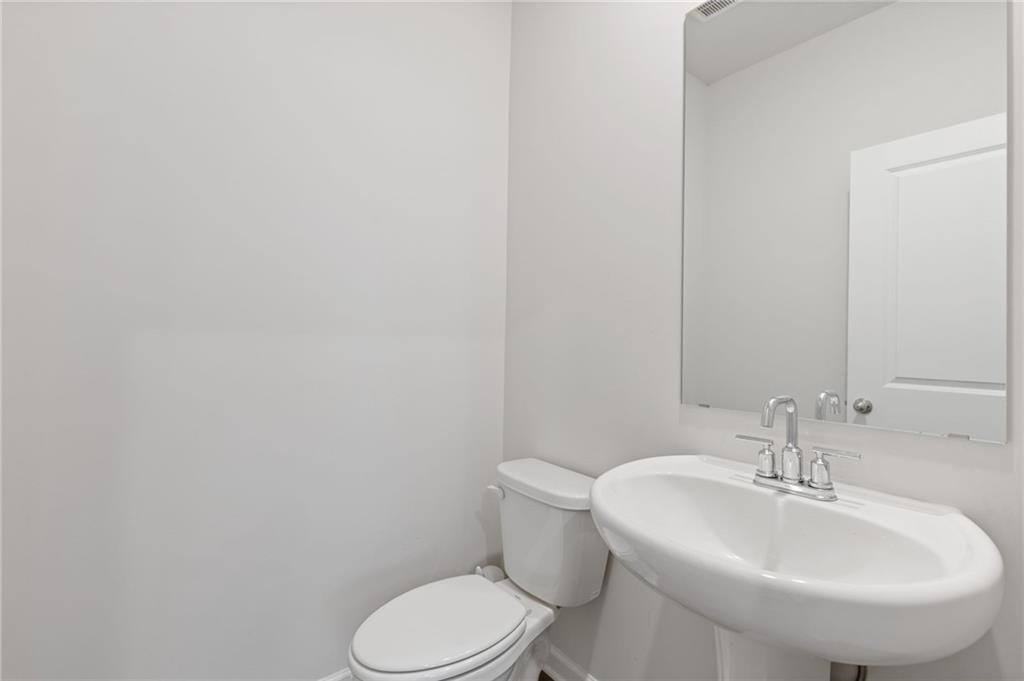 6039 Hickory Creek Court
