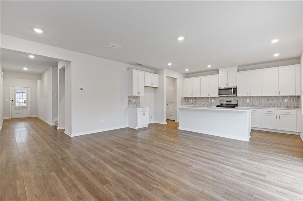6039 Hickory Creek Court