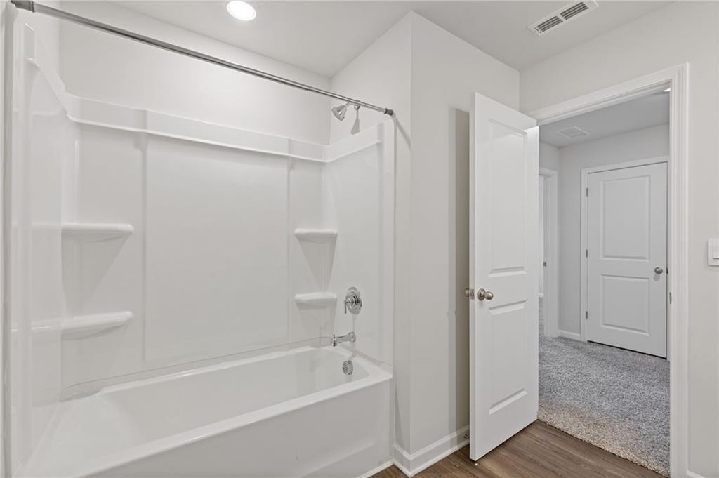 6039 Hickory Creek Court