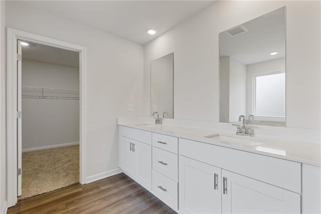 6039 Hickory Creek Court