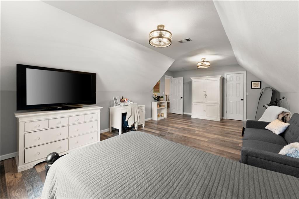 5812 Shadow Oaks Drive