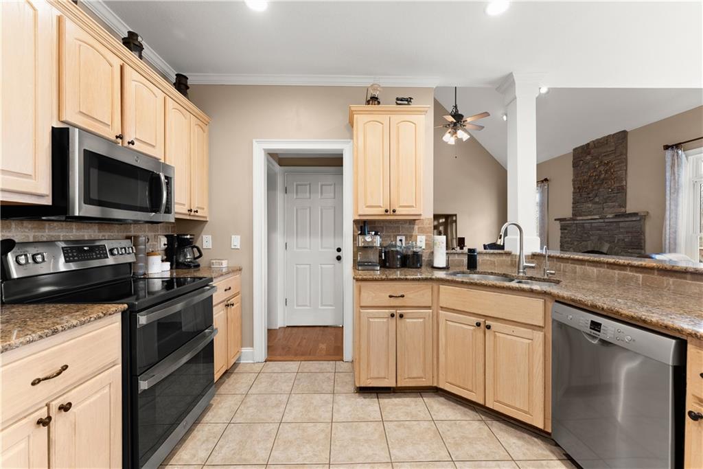 5812 Shadow Oaks Drive