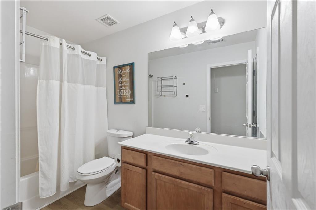 2252 Jasmine Glenn Drive