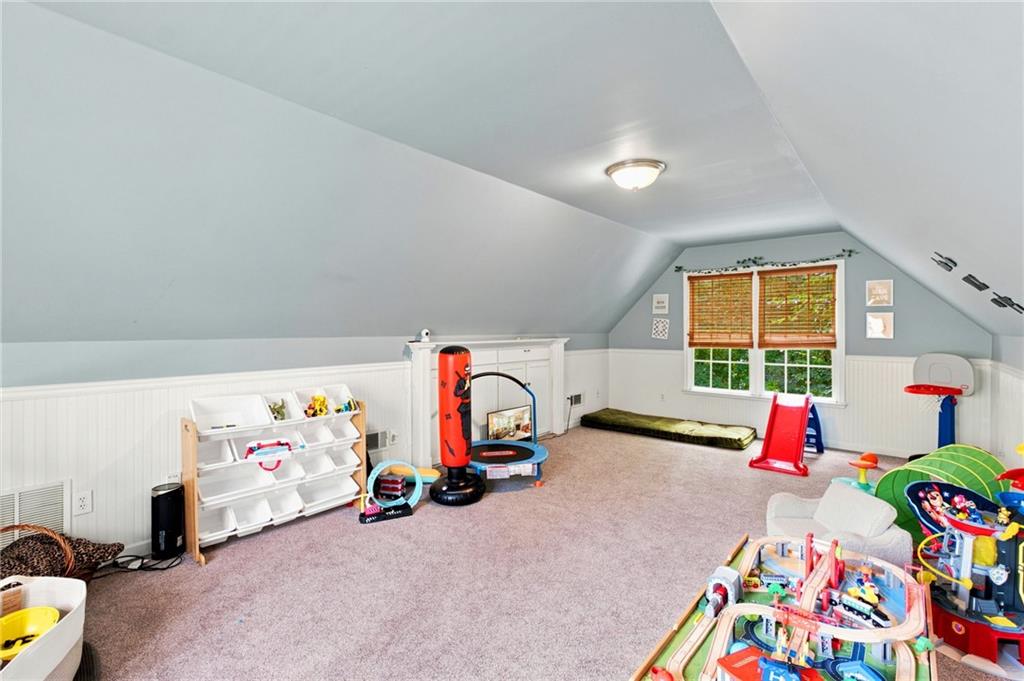 1220 Peachtree Road