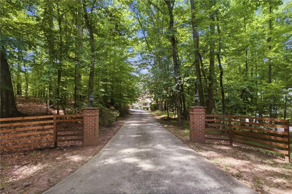 1220 Peachtree Road