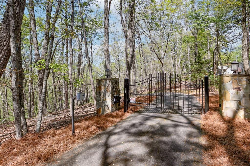 6795 Dawg Ridge