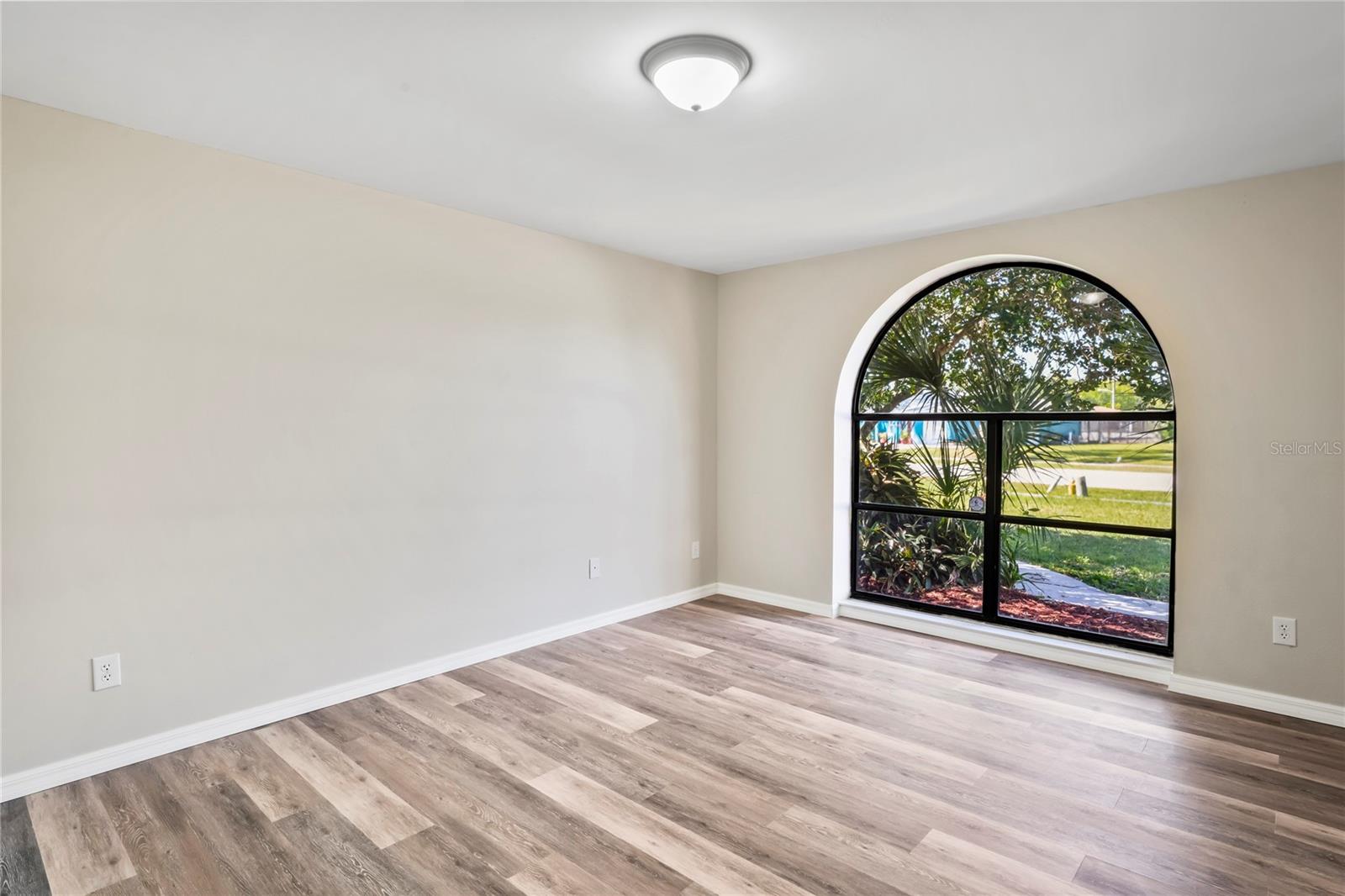 4287 SURFSIDE CIR