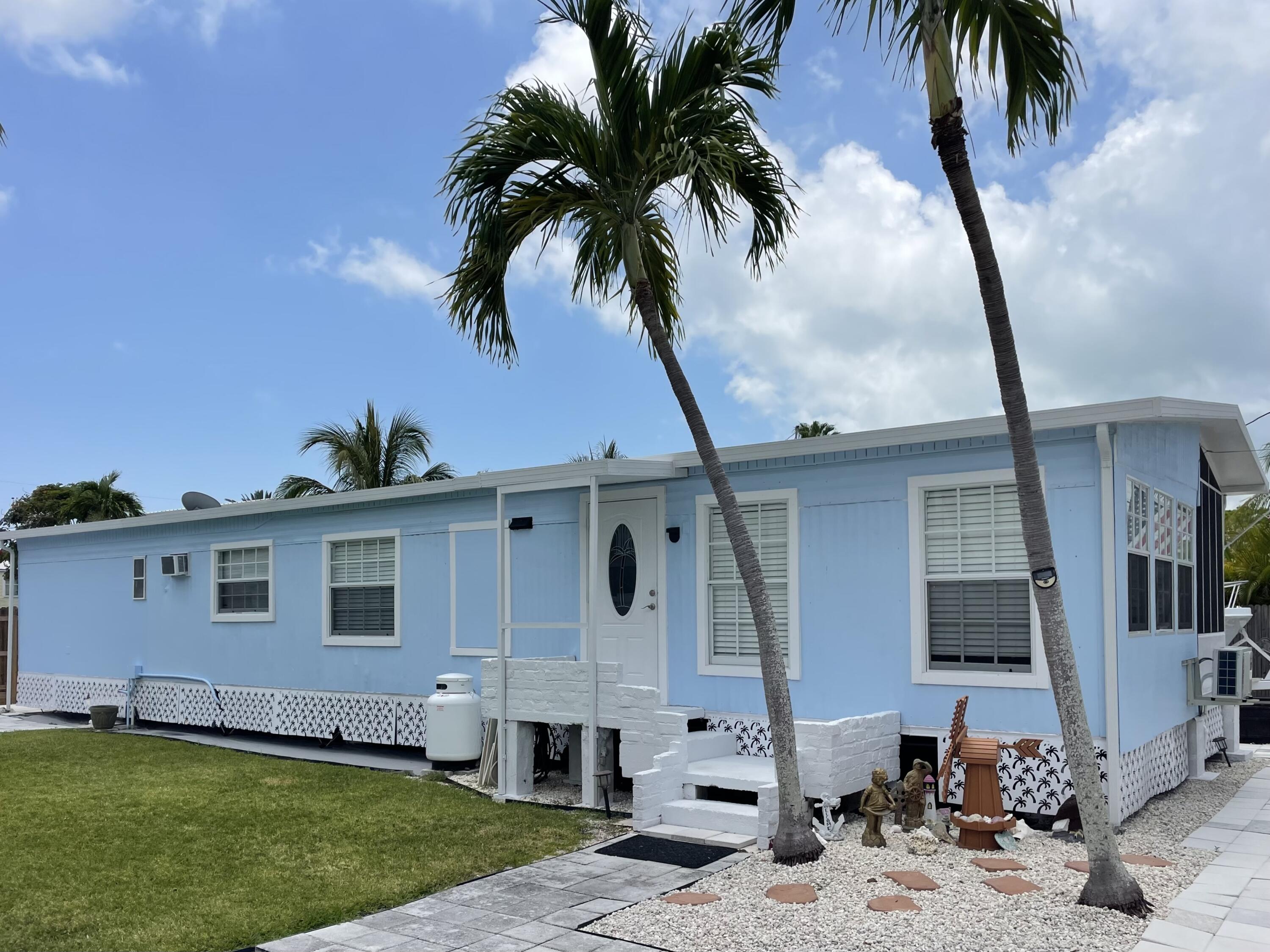 28140 Dorothy Avenue