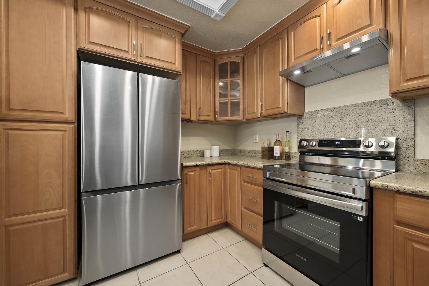 1800 Parkview Green CIR