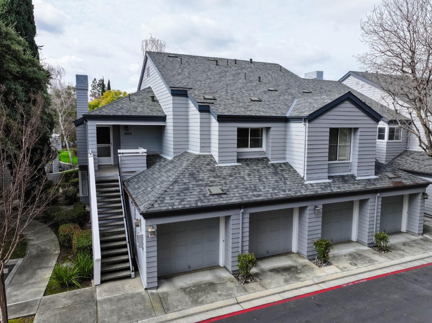 1800 Parkview Green CIR