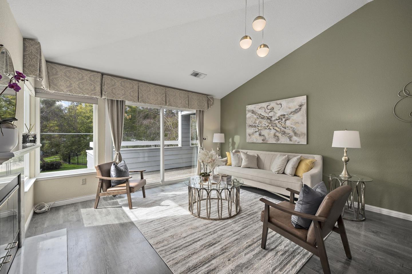 1800 Parkview Green CIR