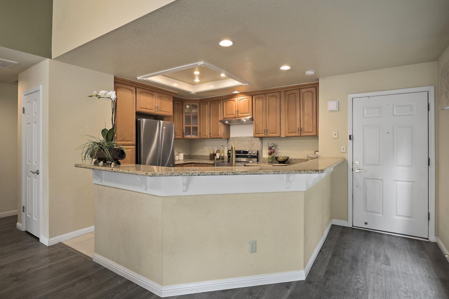 1800 Parkview Green CIR