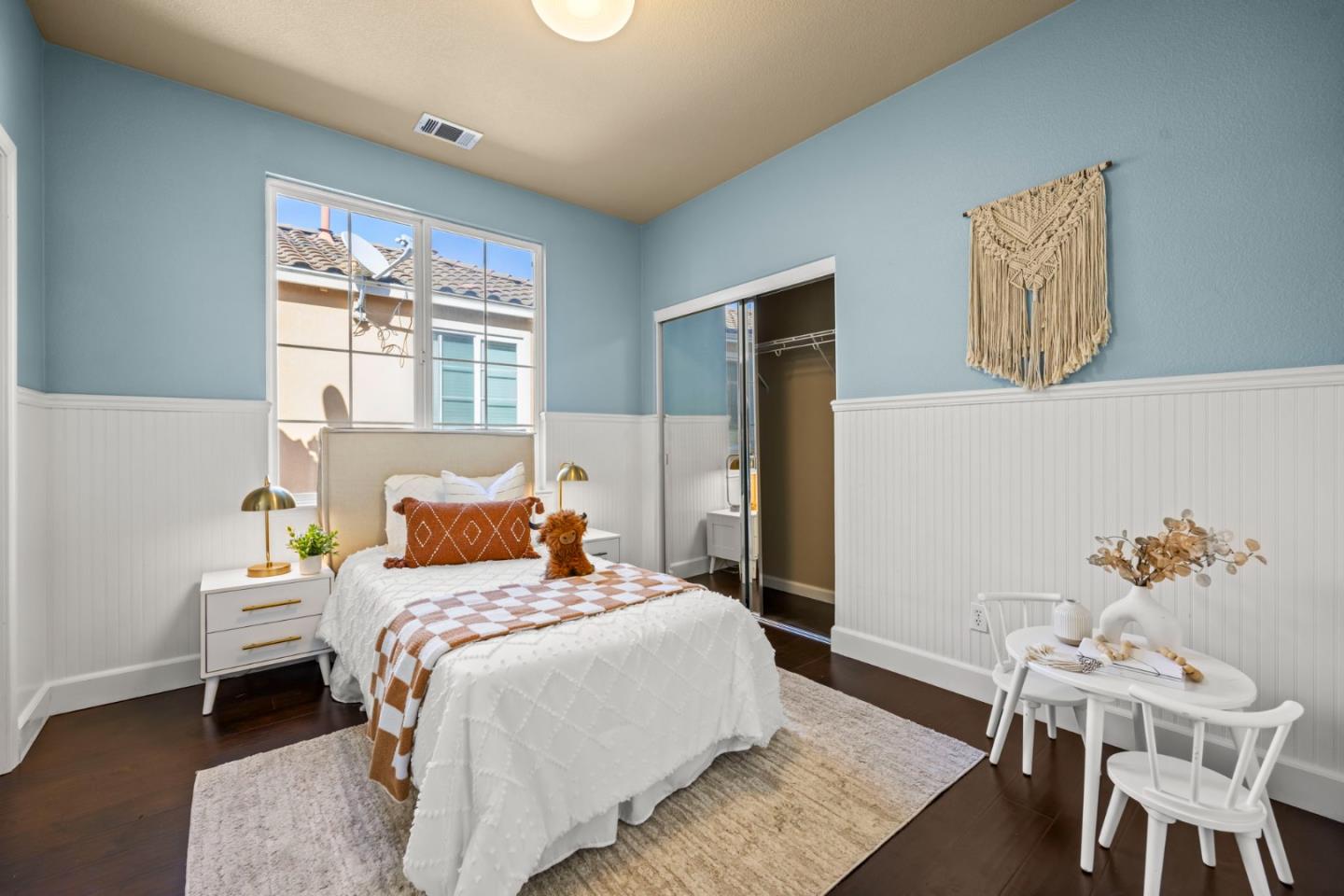 1042 Brackett
