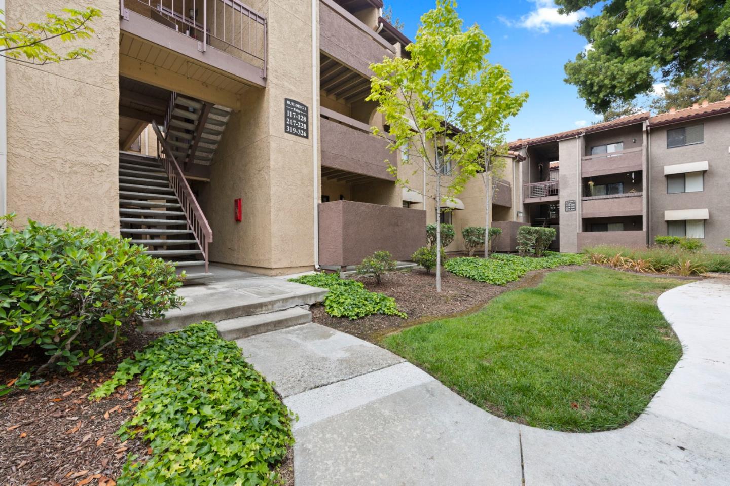 2250 Monroe Street 125