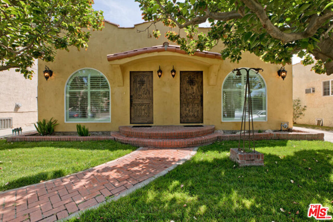 2844 Potomac Ave