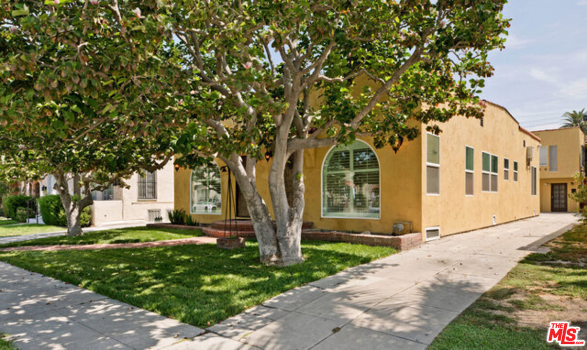 2844 Potomac Ave