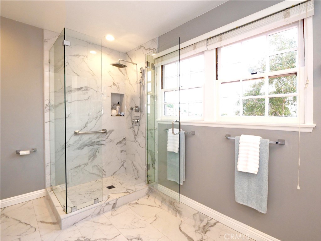7233 Rue La Fleur