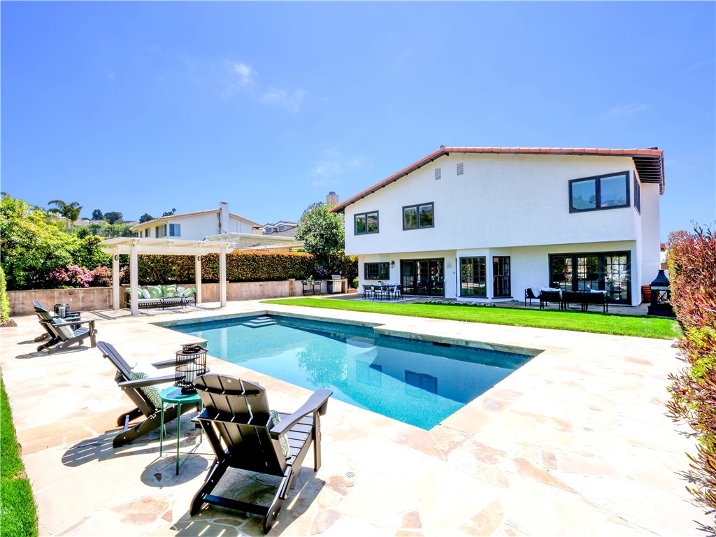 7233 Rue La Fleur