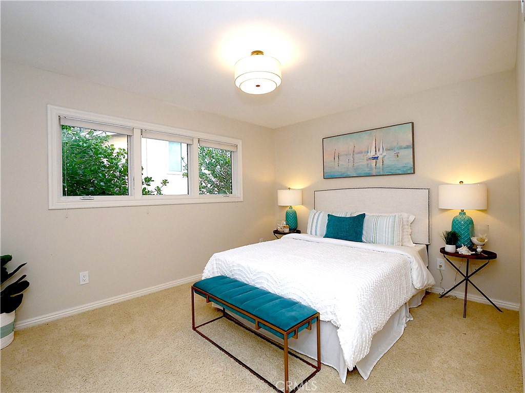 7233 Rue La Fleur