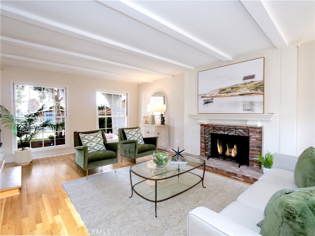 7233 Rue La Fleur