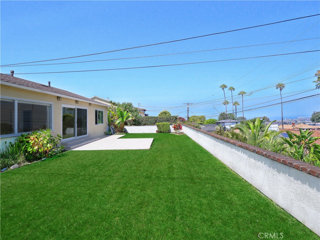 241 Paseo De Granada