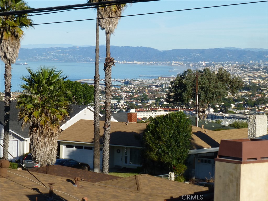 241 Paseo De Granada