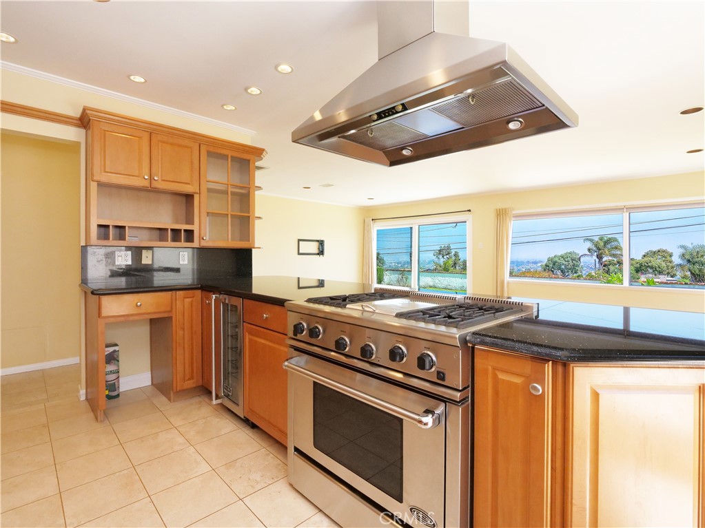 241 Paseo De Granada