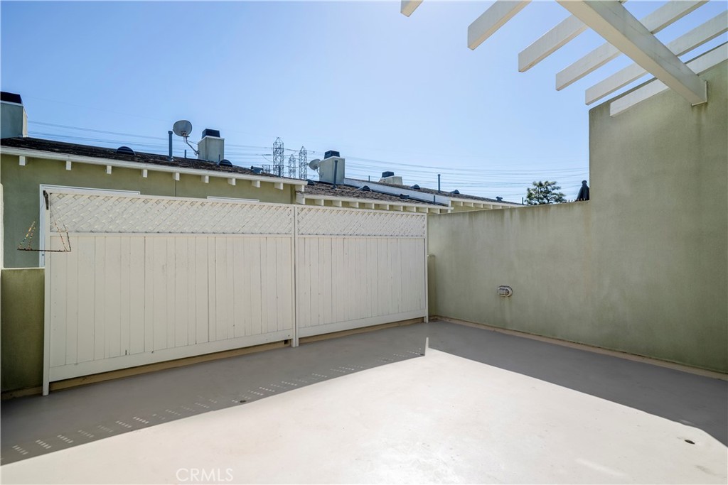 5562 W 190th Street