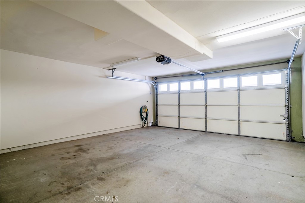5562 W 190th Street