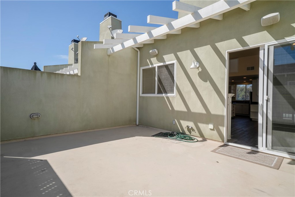 5562 W 190th Street