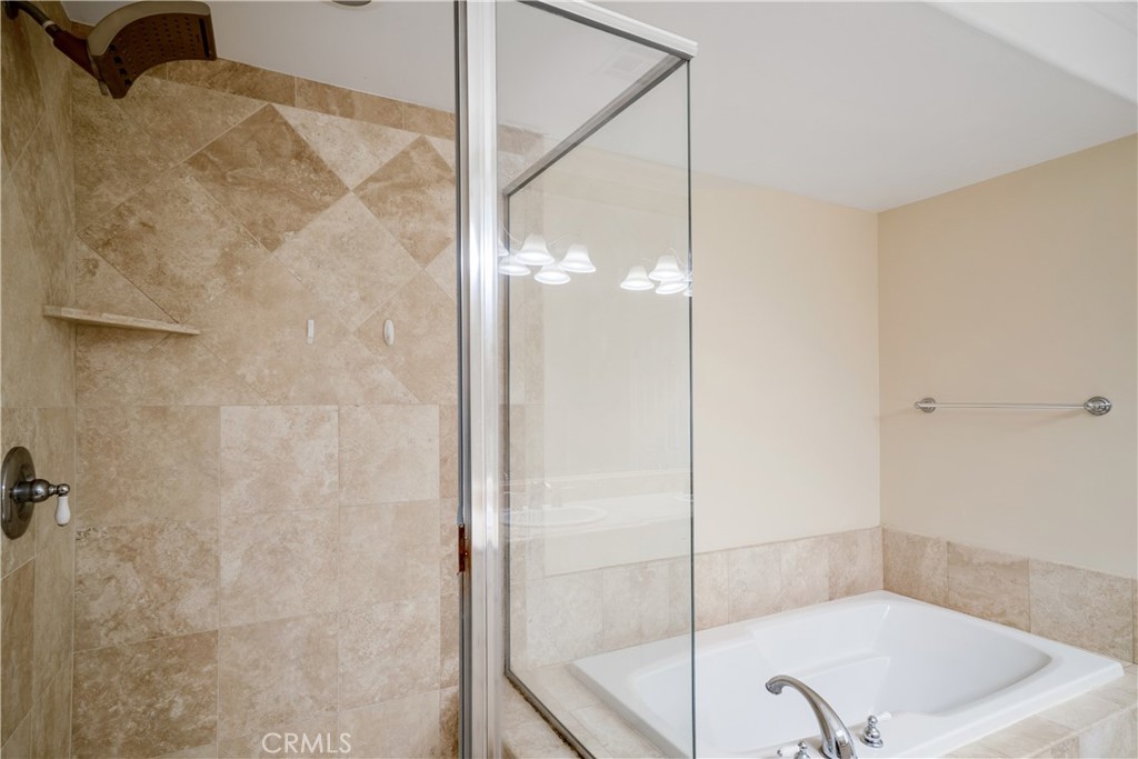5562 W 190th Street