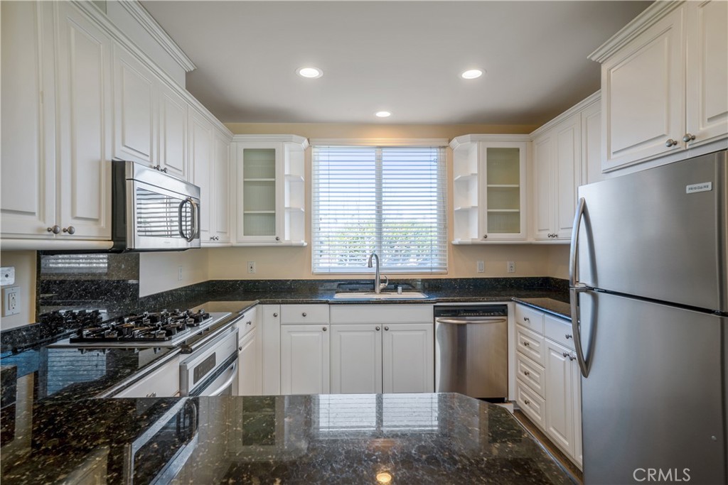 5562 W 190th Street