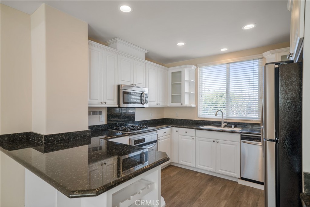 5562 W 190th Street