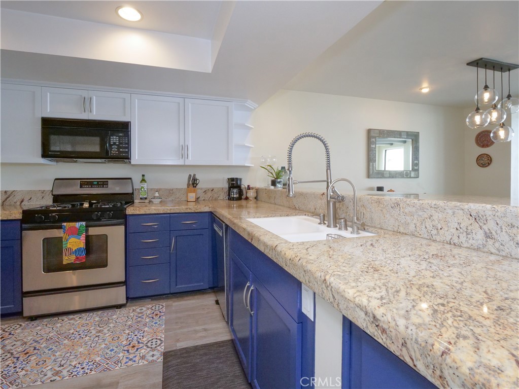 736 Gould Avenue 26
