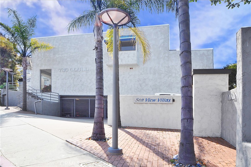736 Gould Avenue 26