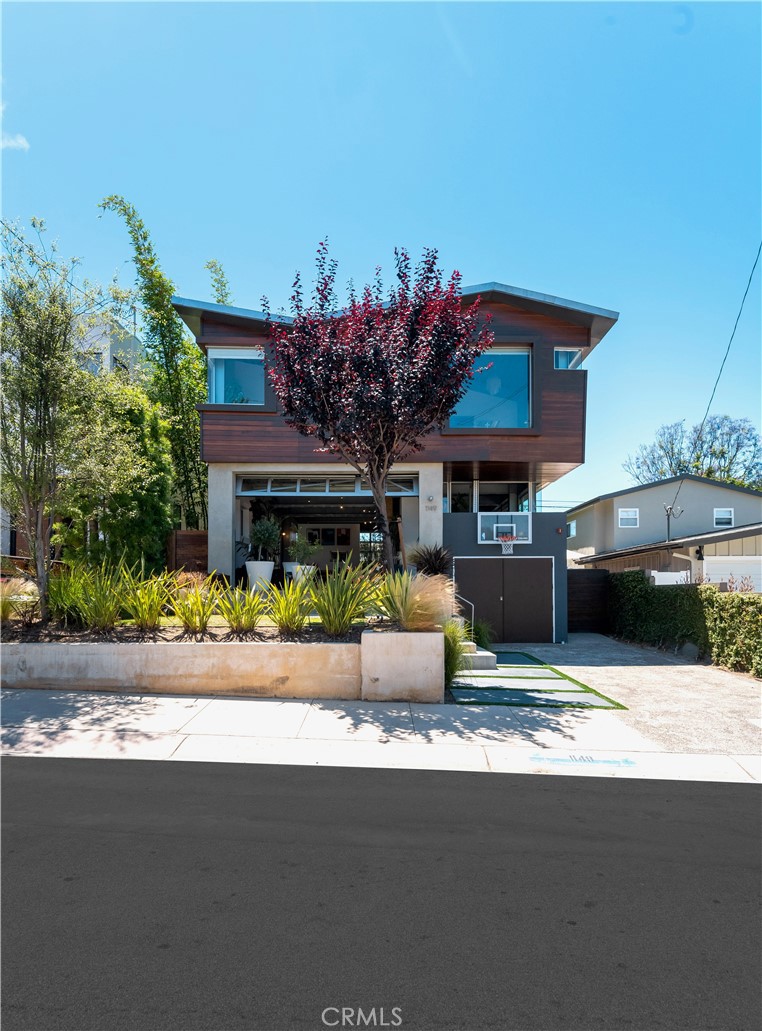 1149 Pine Avenue
