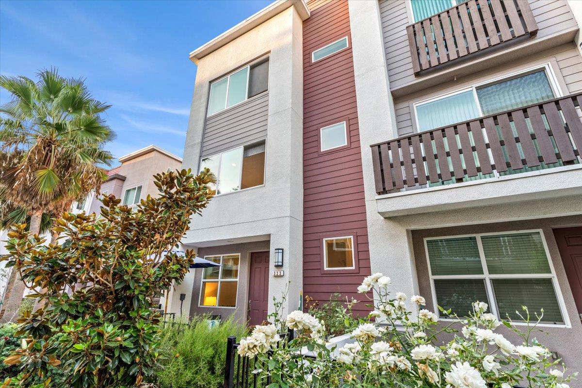 323 Flinder PL